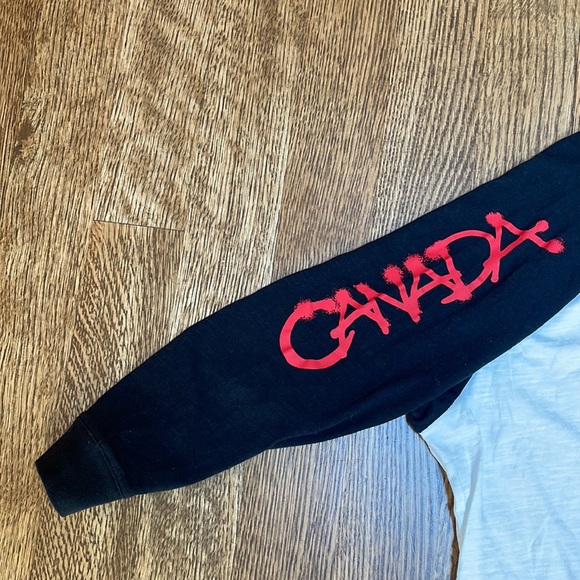Hudson’s Bay Team Canada Tokyo Olympics long sleeve T-shirt - Picture 4 of 7